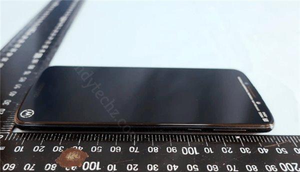联想Moto G6 Play真机曝光:千元18:9屏 电池超大