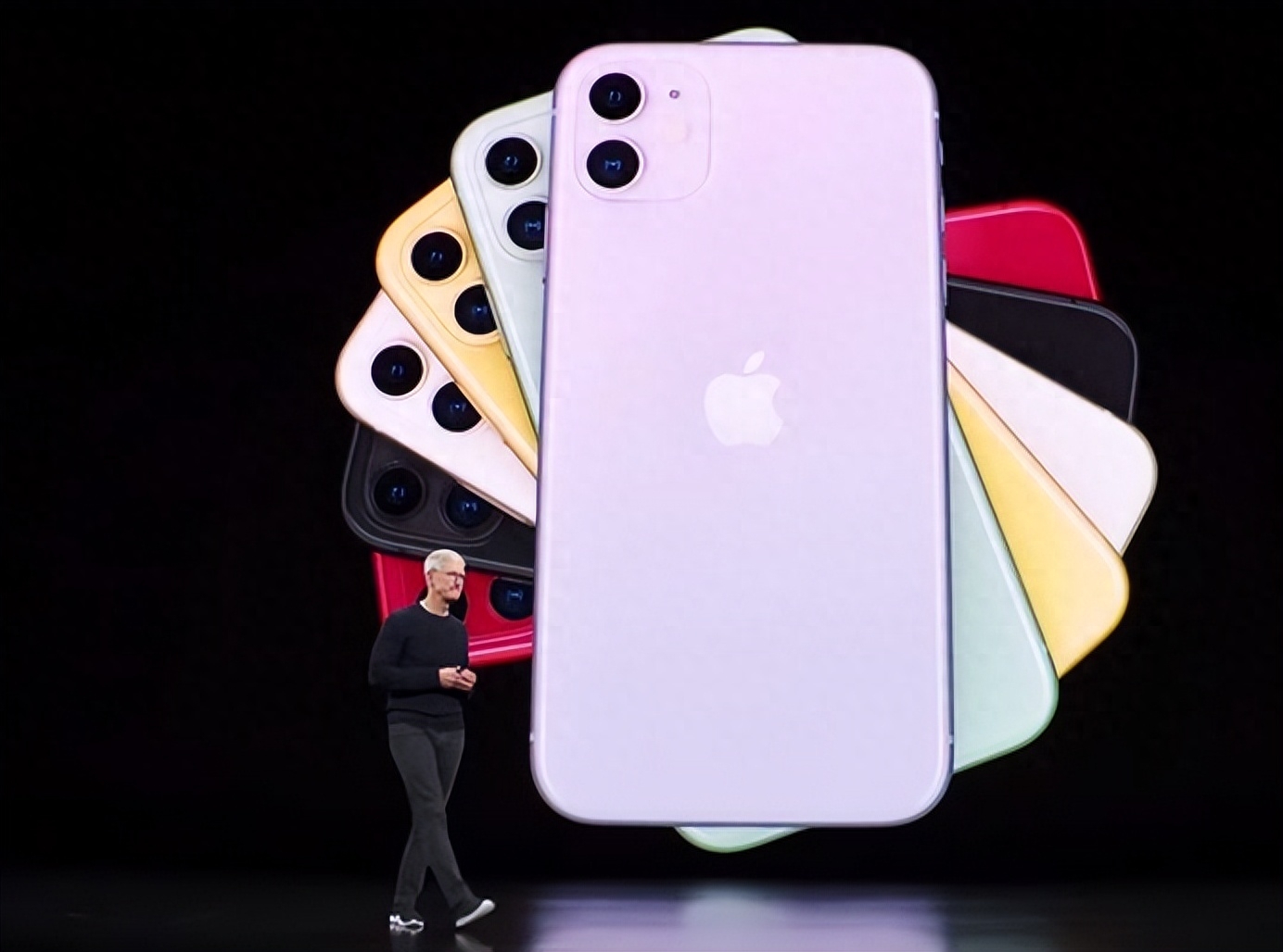 iPhone一代旗舰,二手价沦为“低端市场”,256GB跌至2448元