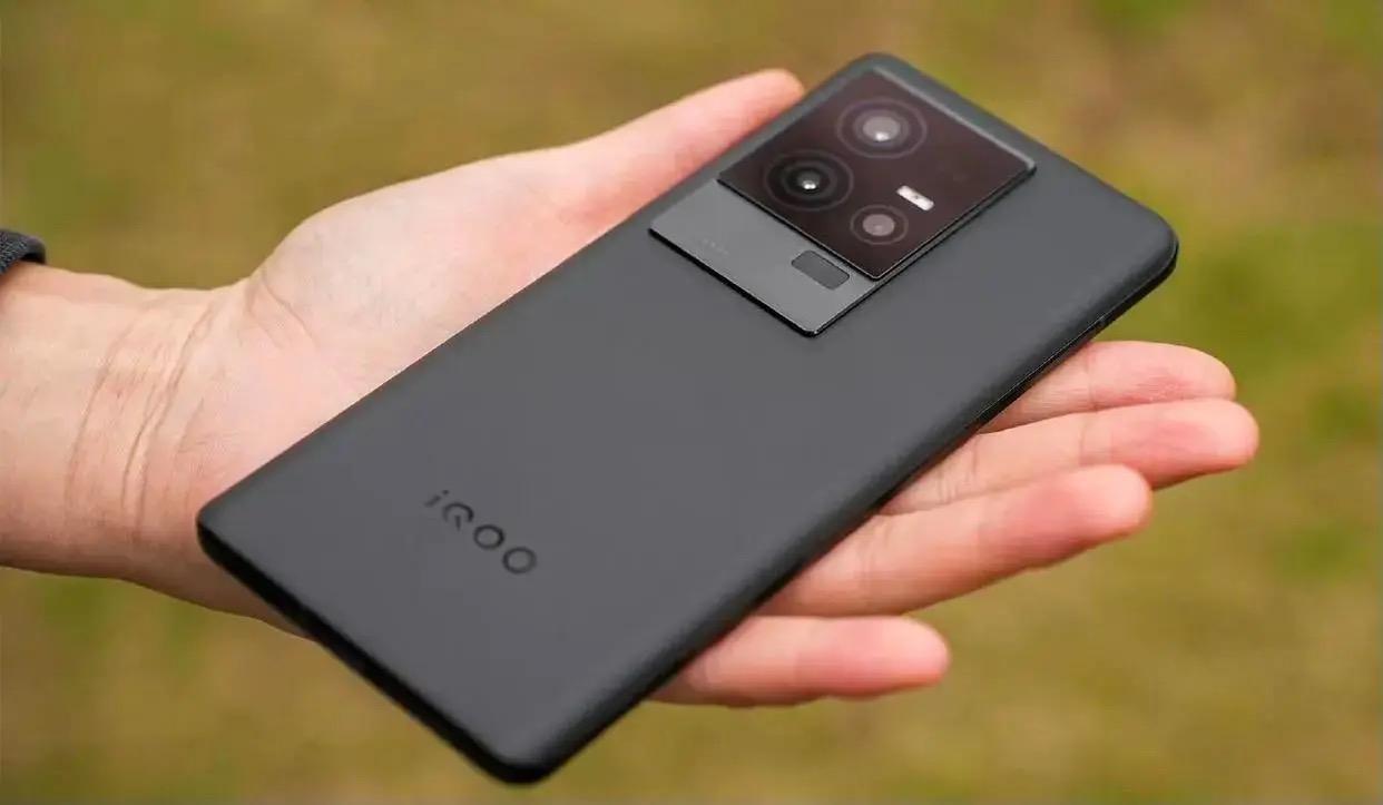 不吹不黑，iQOO 11使用了3个月，客观评价其优点和缺点