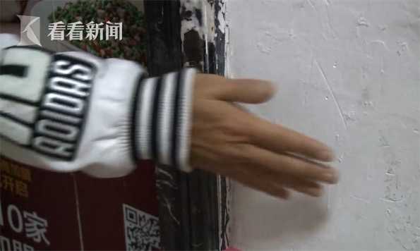 业主迈进电梯发现脚下是空的 维保单位：门碰巧开了