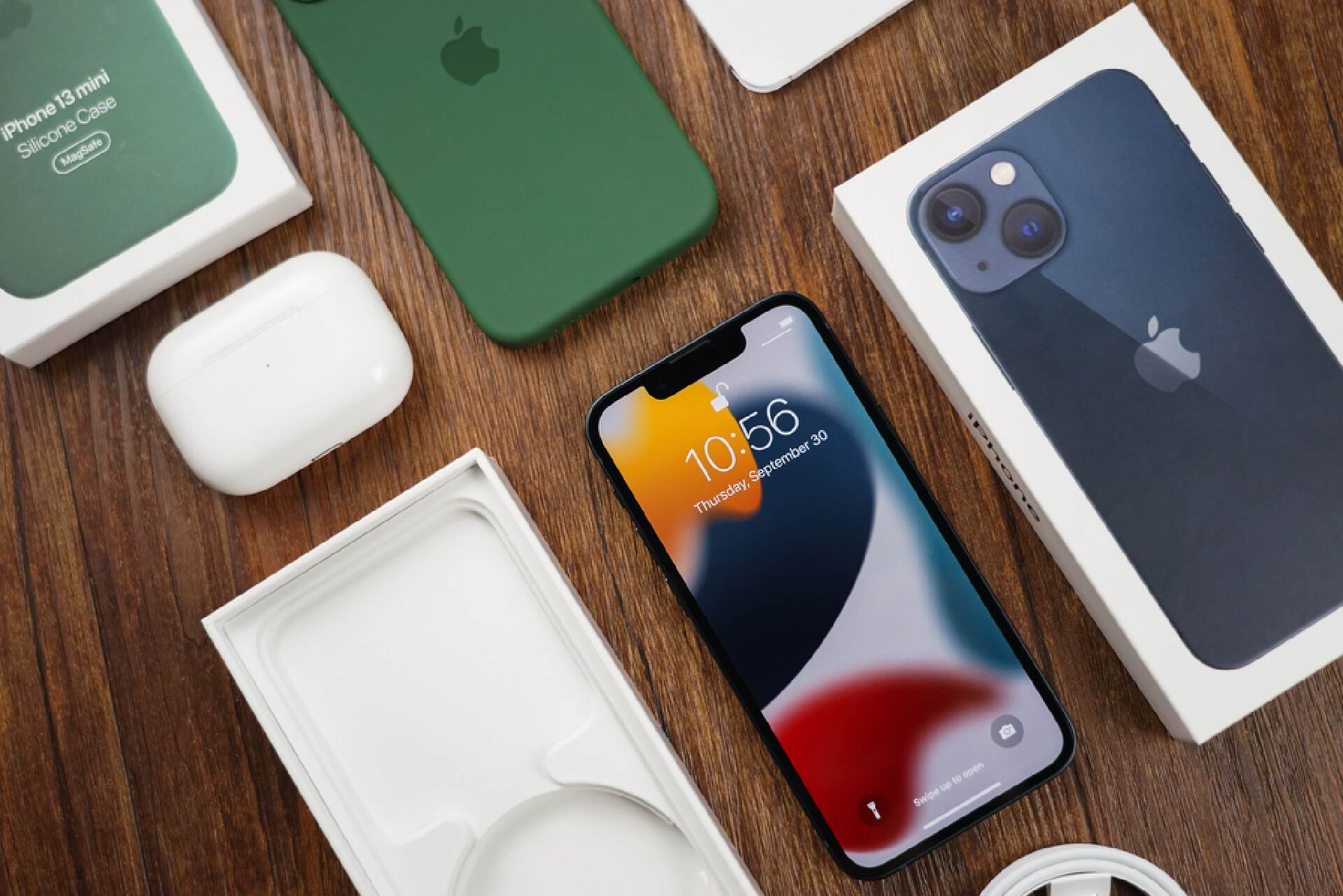 一代iPhone在国内收割两年，都2023了，苹果iPhone13还值得买吗？