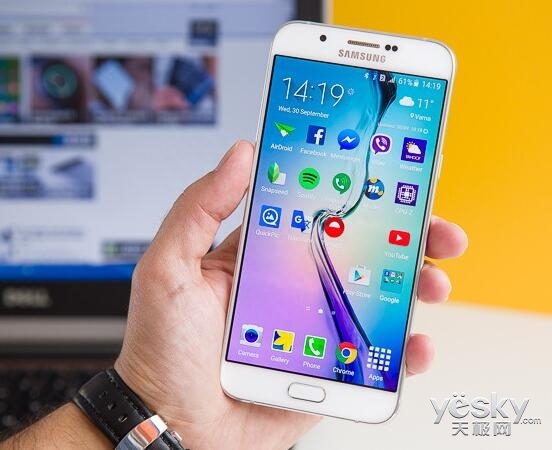 意不意外 初代三星Galaxy A8近期吃上牛轧糖