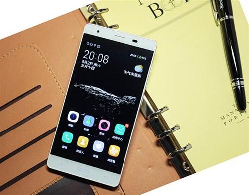 续航能力最强的智能手机 亿通P305评测