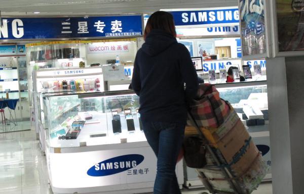 今天315|上海徐家汇买电脑屡爆受骗受恐吓,缺证据难处罚