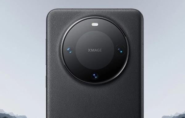 81岁老人收藏华为Mate60 Pro 家中有近200部华为手机