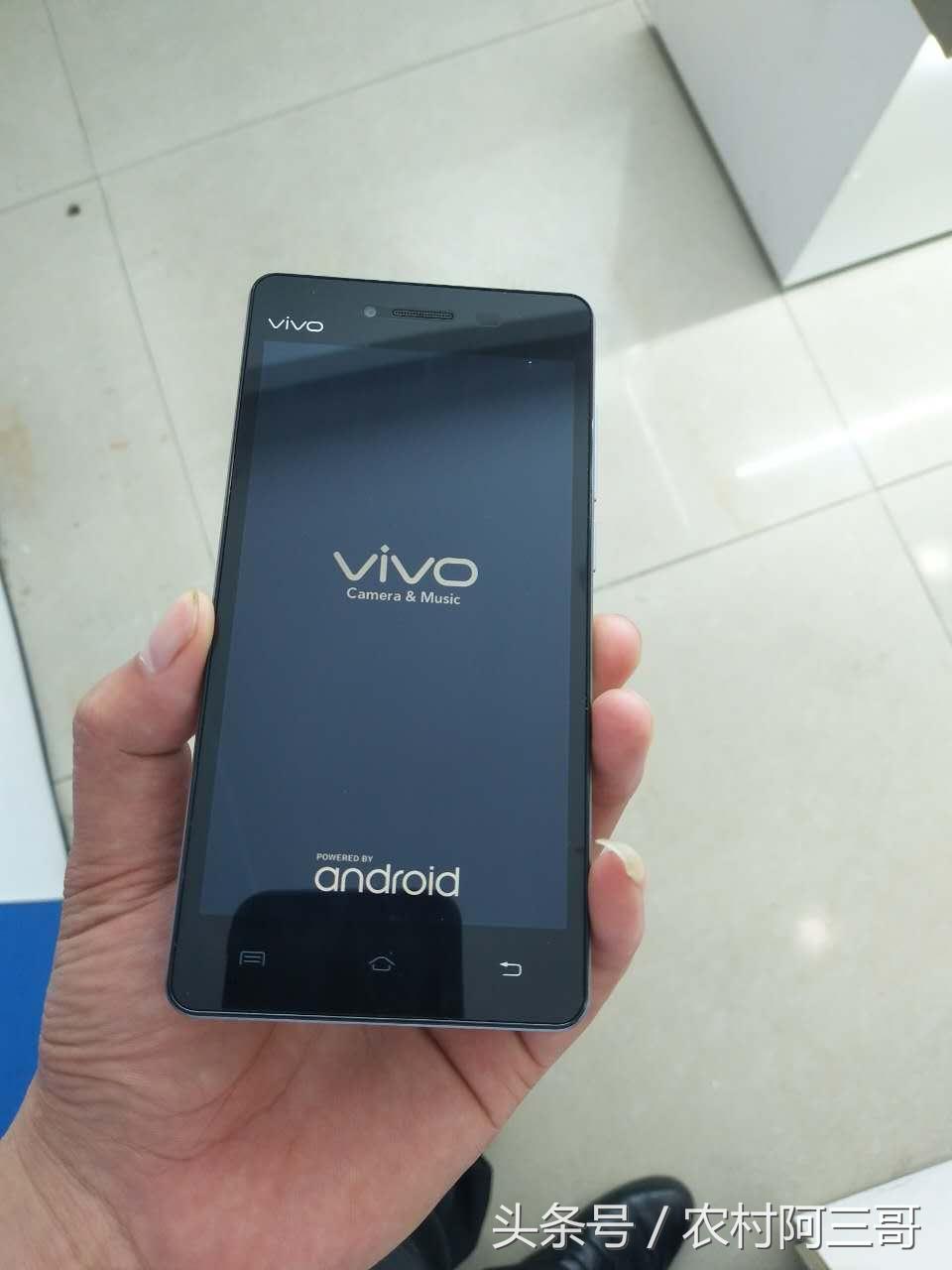 今天给大家介绍一款黑色备用机 vivo Y51