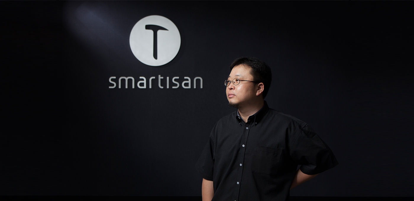 坚果手机开箱:天生骄傲的千元机