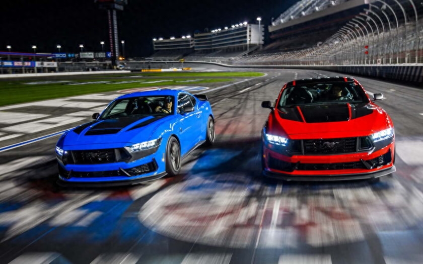 在美国67%福特野马买家选择V8，起售价32.2万人民币