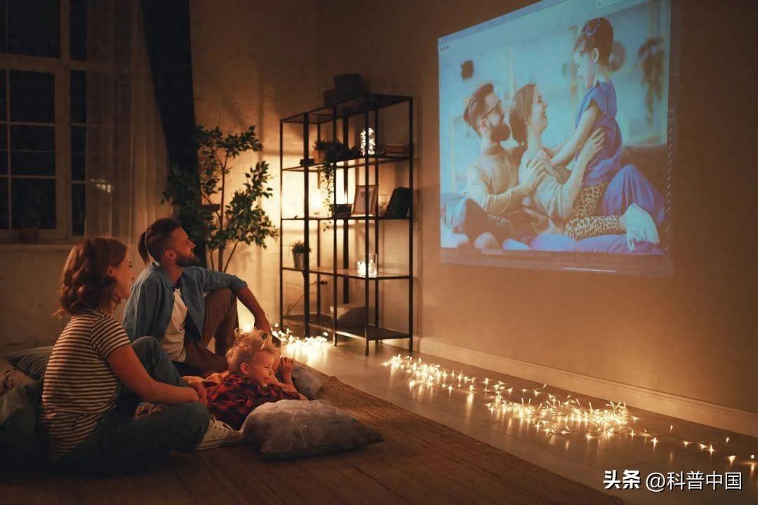 投影仪真的比电视对眼睛好吗?买投影仪前，知道这3条就好了！