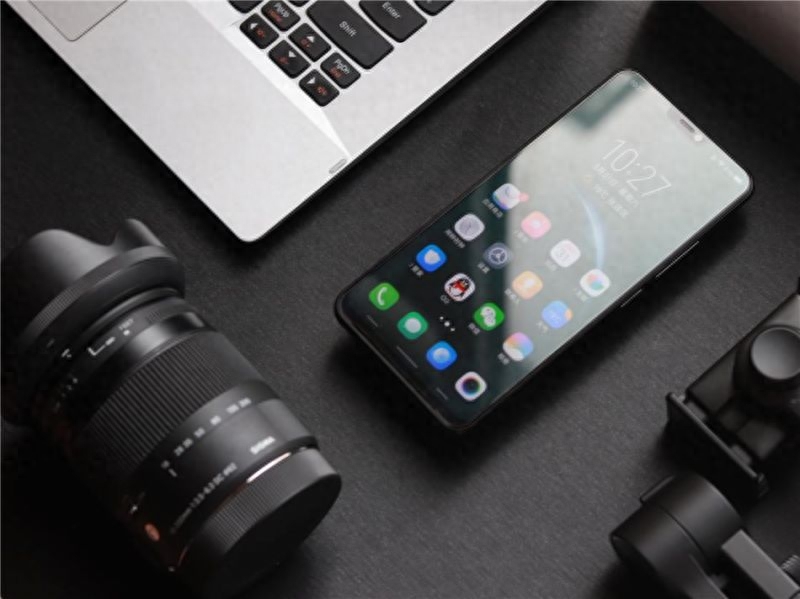 全面屏的进化,vivo X21冰钻黑图赏简评