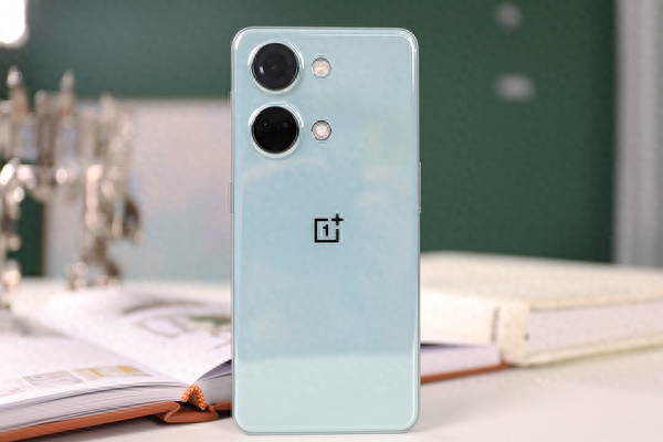 一加Ace 2V拆机:性能手机也有“温柔”的内心世界