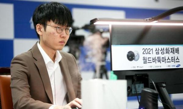 杨鼎新拦不住申真谞 韩国包揽三星杯冠亚军