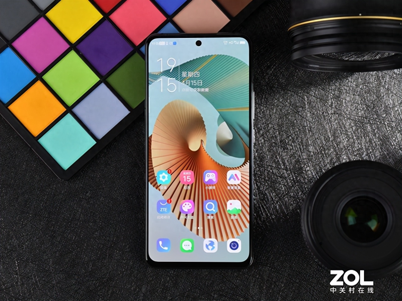 64MP双主摄直屏骁龙888旗舰 中兴Axon 30 Pro评测