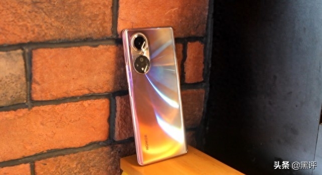 荣耀50 Pro深度评测：多维度体验之后，聊聊它的优缺点