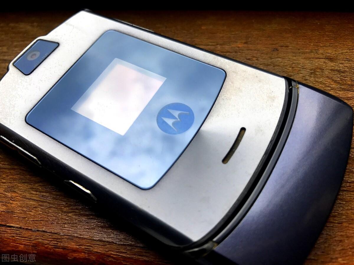 让你不得不为情怀买单,新刀锋moto razr 2022来了