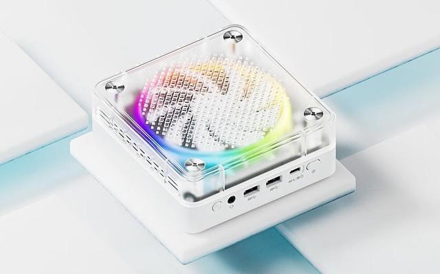 仅2398元的半透明迷你电脑值得买吗？实测看看数据