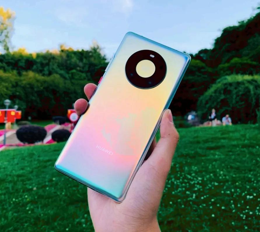 上市15个月仍封神！Mate40Pro还值得买吗？4个明显的优缺点望周知