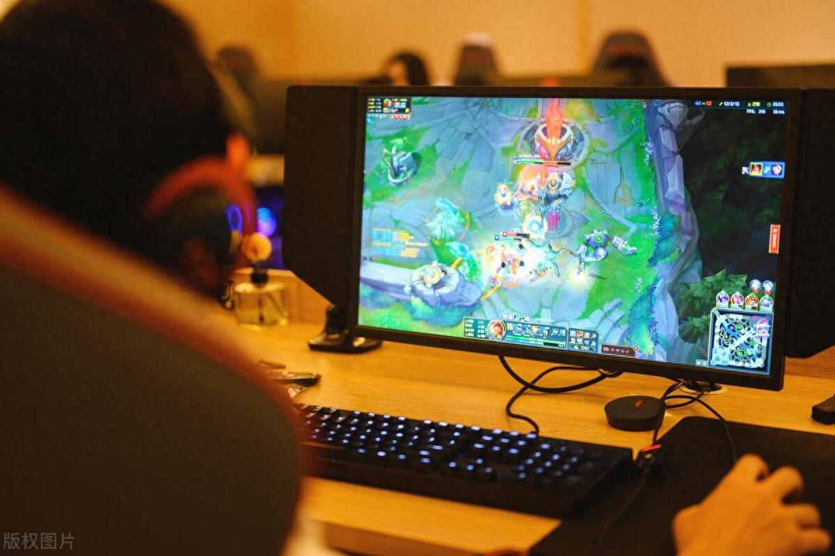 win10自带的录屏功能怎样录制全屏的游戏？