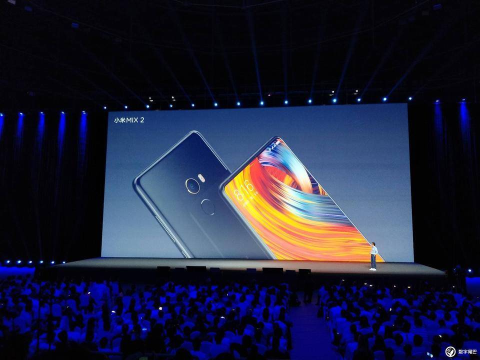3299 元起售!小米 MIX 2 正式登场