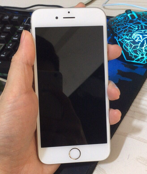 大家都是火眼金睛！这款iPhone8只要2800元！却没一个人买！