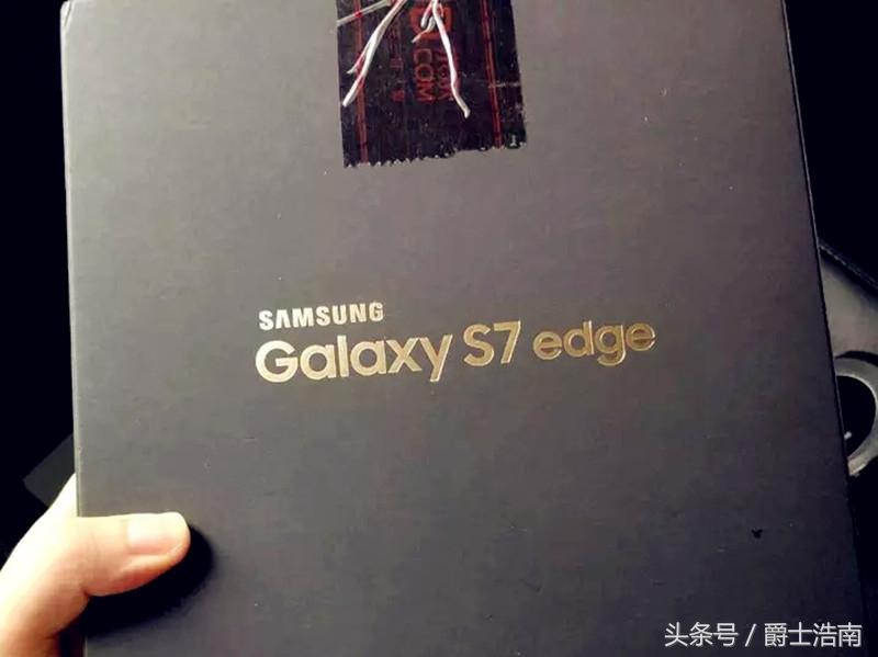 2999元的三星S7edge蝙蝠侠限量版开箱!
