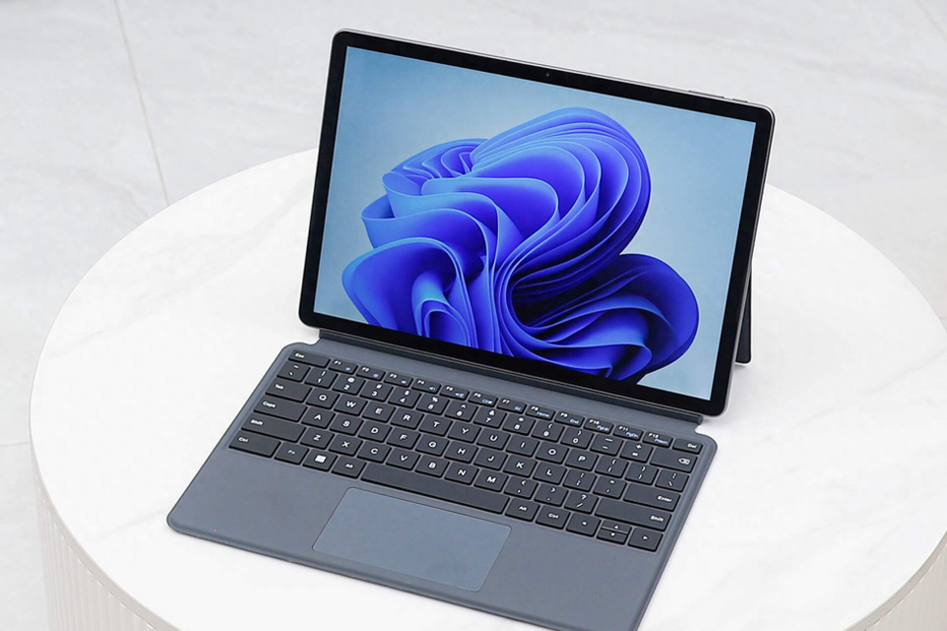 与其花七八千买surface,不如看看这款3000元的iWork GT 12随行本