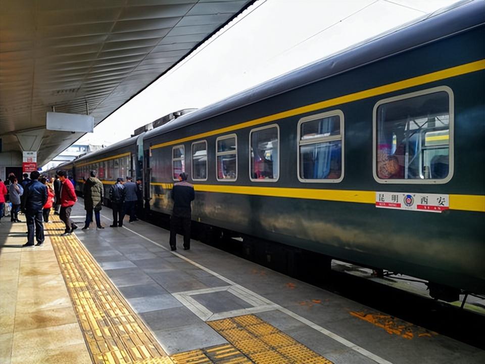 我国里程最长的5趟绿皮火车,最长的全程五千公里,要跑两天两夜