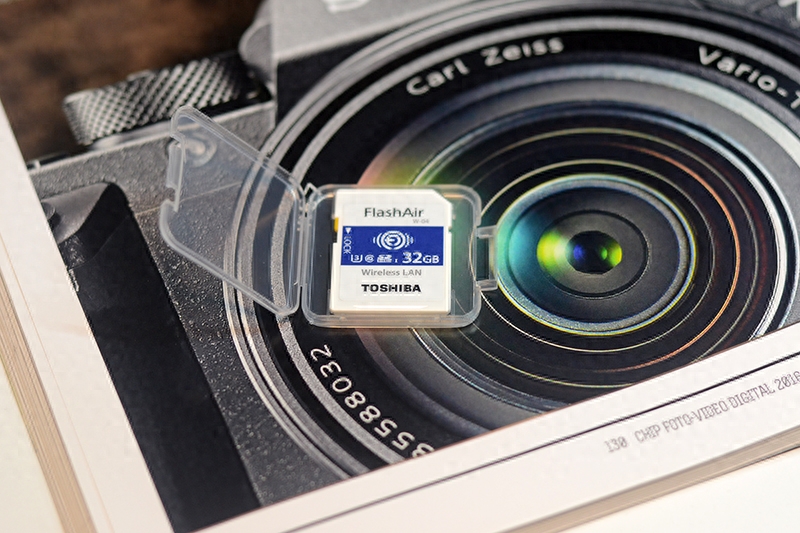 仅一张东芝存储FlashAir SD卡，让老相机也具备随拍随分享功能