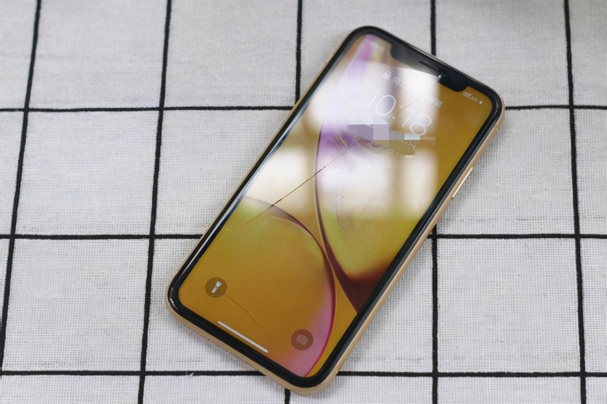 四步给iPhone XR换好屏幕,总结五个要点给你,照做不难