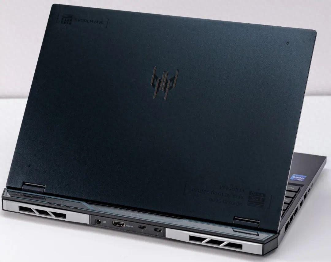 再进化！酷睿14代i9 HX重装游戏本宏碁掠夺者·擎Neo 16测评