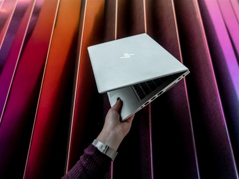 一键防窥！惠普EliteBook 830 G5笔记本评测：无可挑剔的商务笔记本