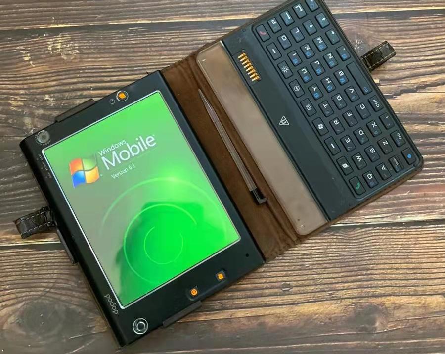 十年前一万块的HTC U1000，如今沦为400元“电子垃圾”