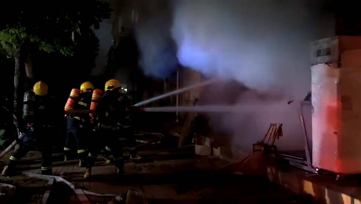 武汉家电维修商铺突发火灾 疑因店内电脑常年不关机导致