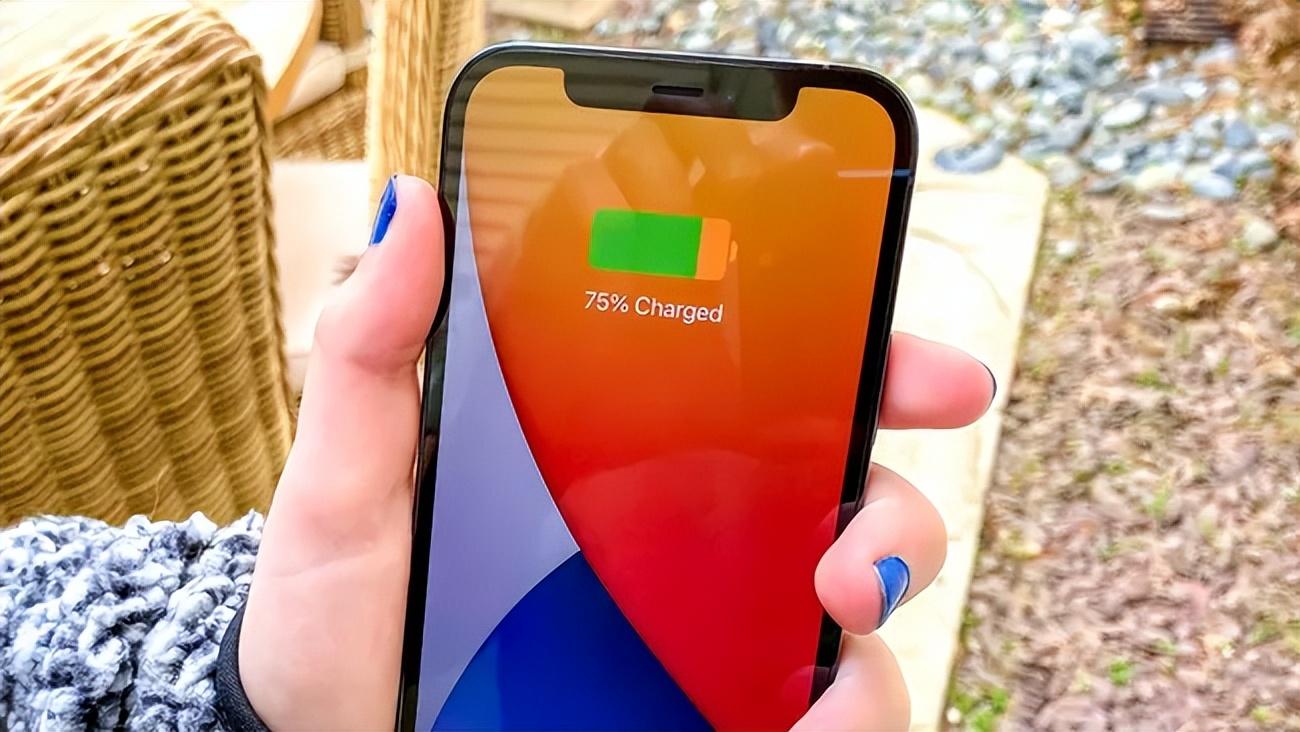 iPhone 12电池寿命结果:四款机型都进行了比较
