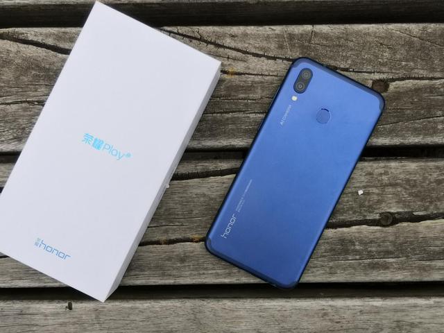 荣耀Play跑分出炉:20万!游戏机?