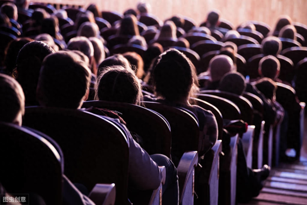 15秒记一个单词（第770个）awkward