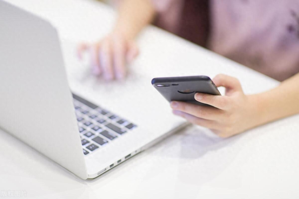 华为Mate60 Pro还可以当电脑使用,1分钟教你手机变电脑,很简单