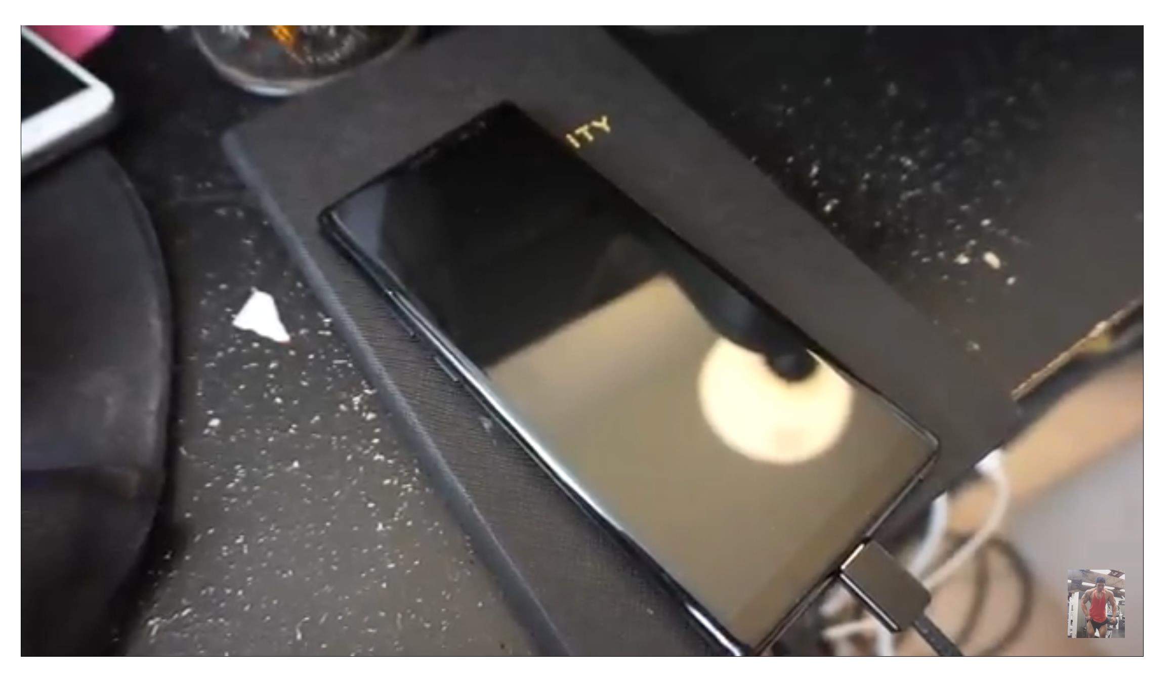 电池又出问题?三星Note 8电量耗尽后无法充电