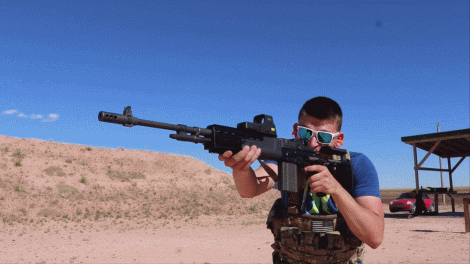 从被按着摩擦，到40年后吊打AK，M14EBR经历了什么？