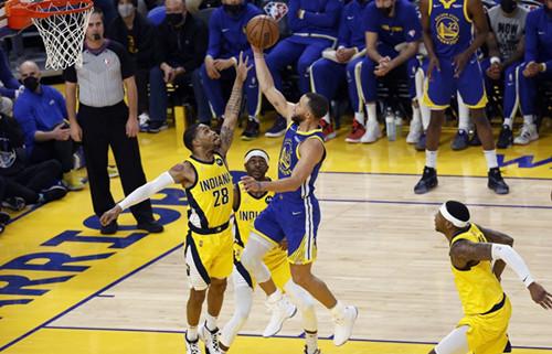 库里39+8勇士负步行者，三分20中1，“左膀右臂”4人低迷所致