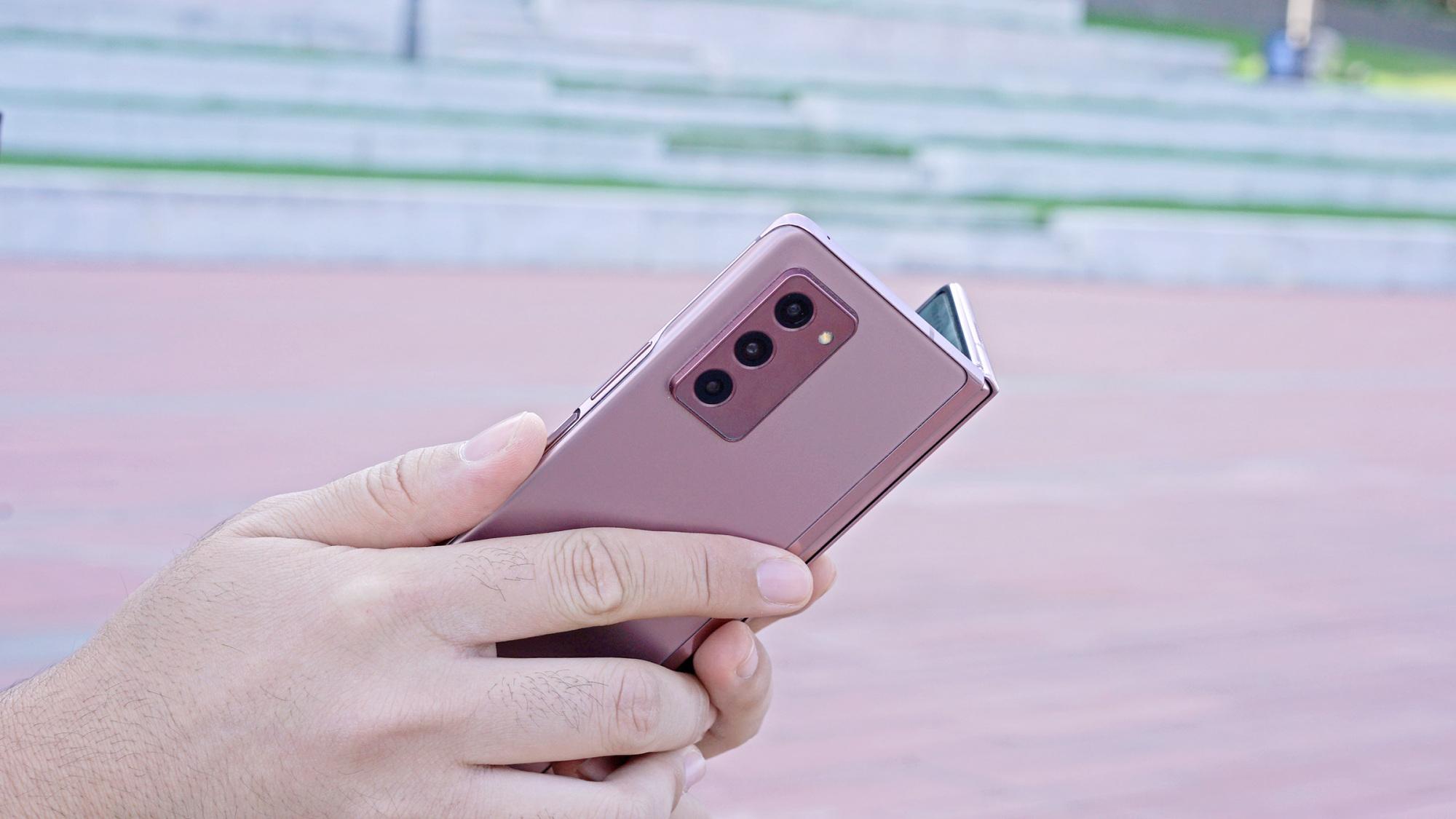 三星Galaxy Z Fold2测评：折叠屏，带来哪些改变？