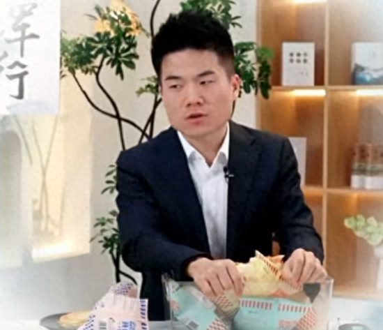 “遥遥领先”专场!董宇辉今晚带货Mate 60等华为全家桶 余承东访谈延期