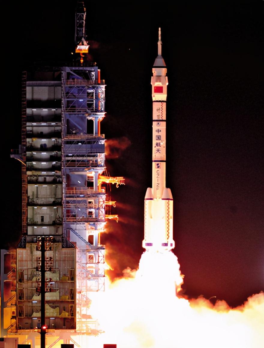 飞天梦:中国载人航天飞天之神舟八号