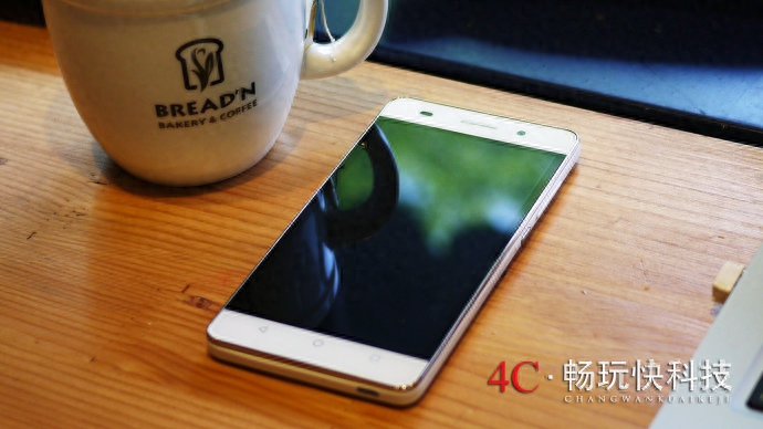 狙击红米魅蓝 华为荣耀千元机畅玩4C体验分享