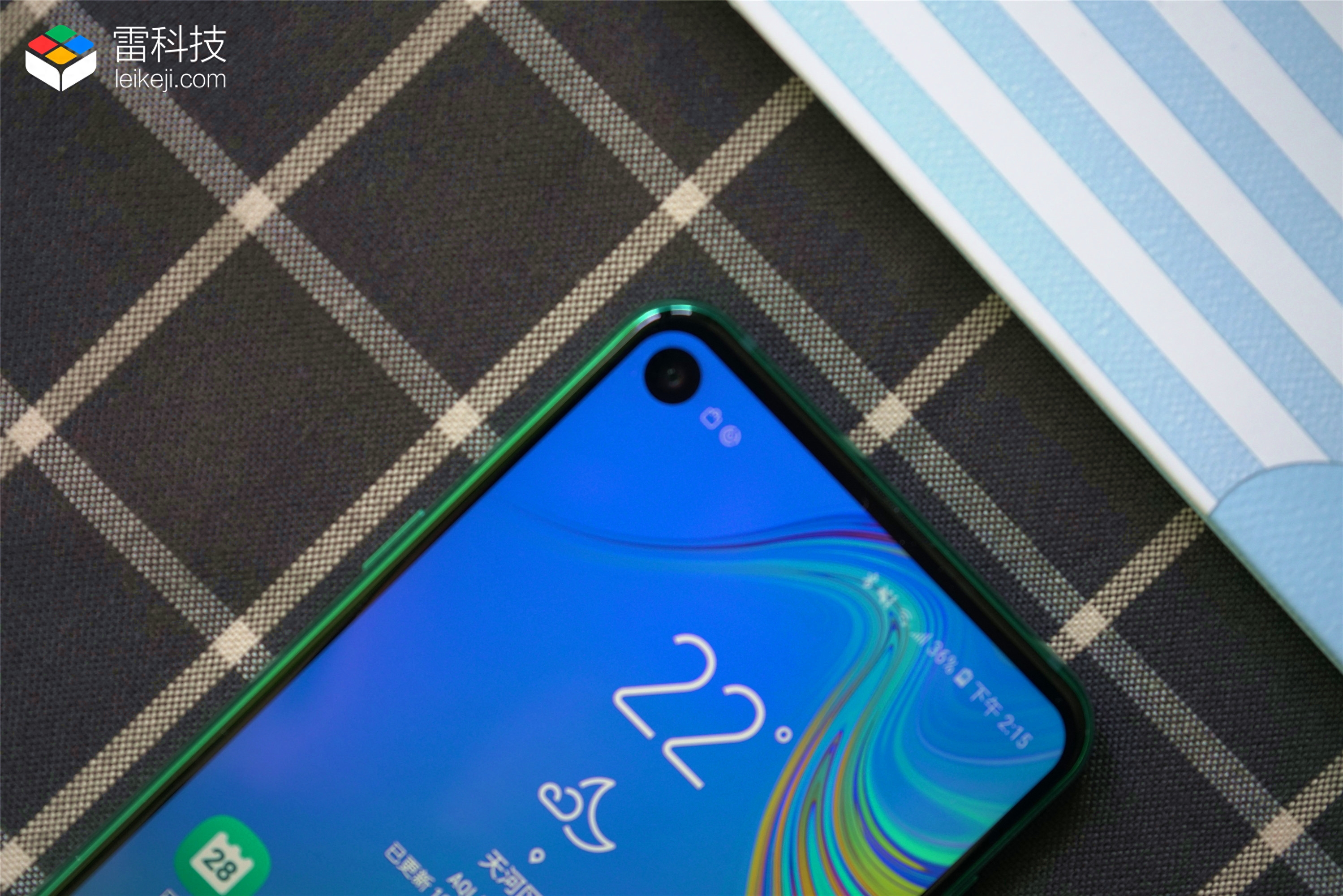 三星A8s评测：除了黑瞳全视屏，它的亮点还有不少