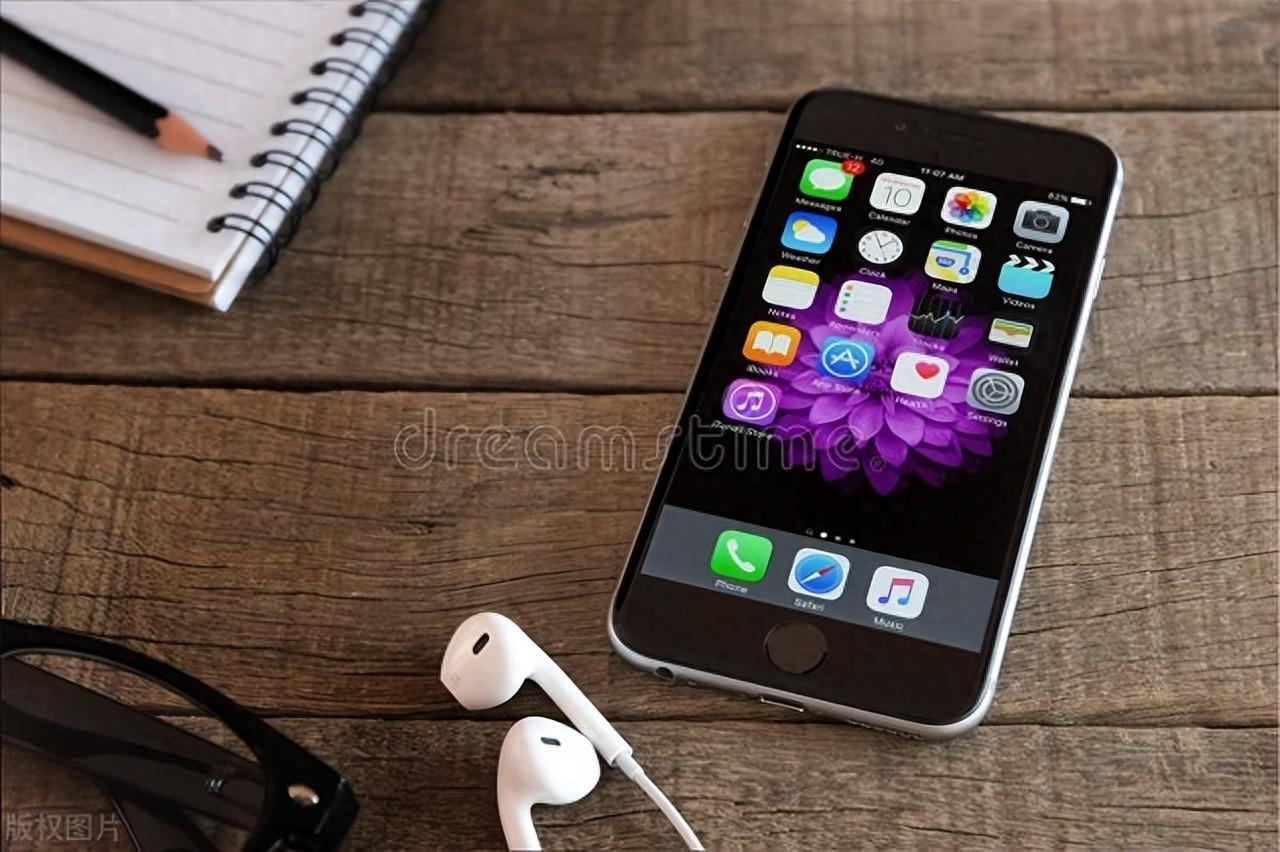 iPhone 15，科技之巅，重新定义智能手机