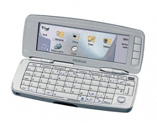 折叠屏外观的老前辈:诺基亚9300