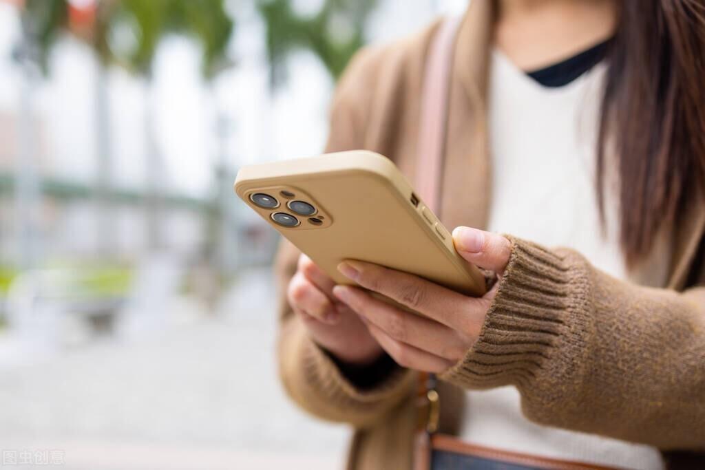 原来手机相册自带拼图功能,1分钟教你学会,现在知道还不晚