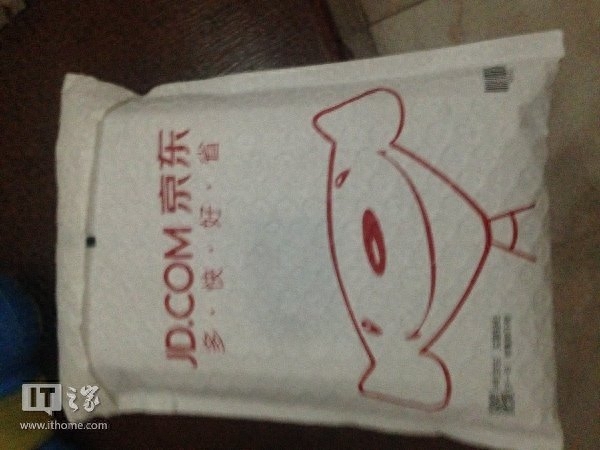 网友开箱新版诺基亚105手机