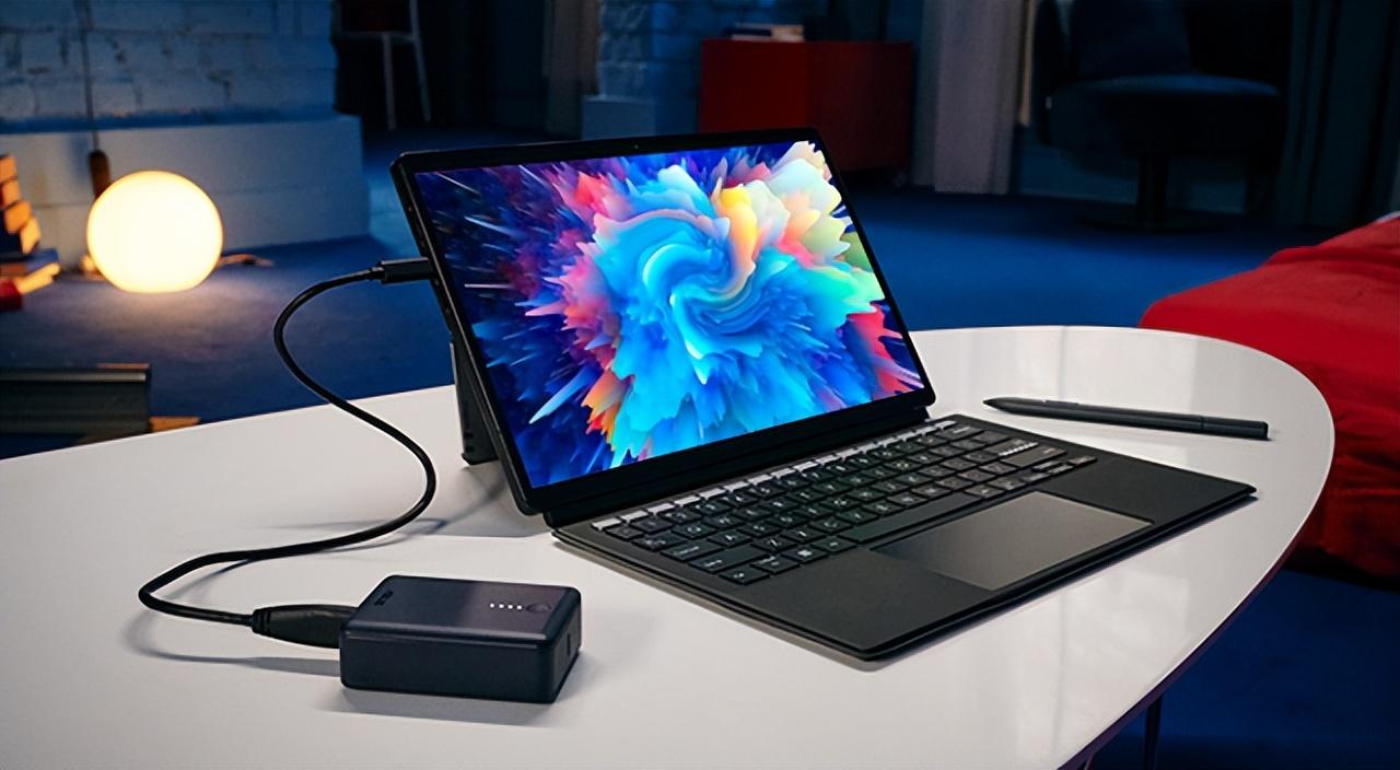 OLED屏笔记本越来越便宜，华硕二合一2999元，惠普商务本4299元